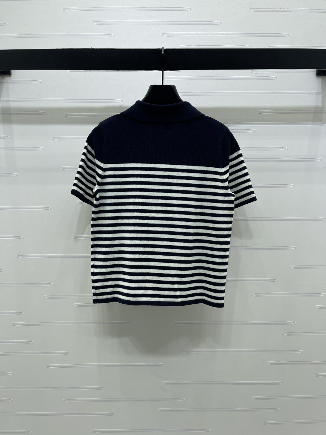 Women's short sleeves
